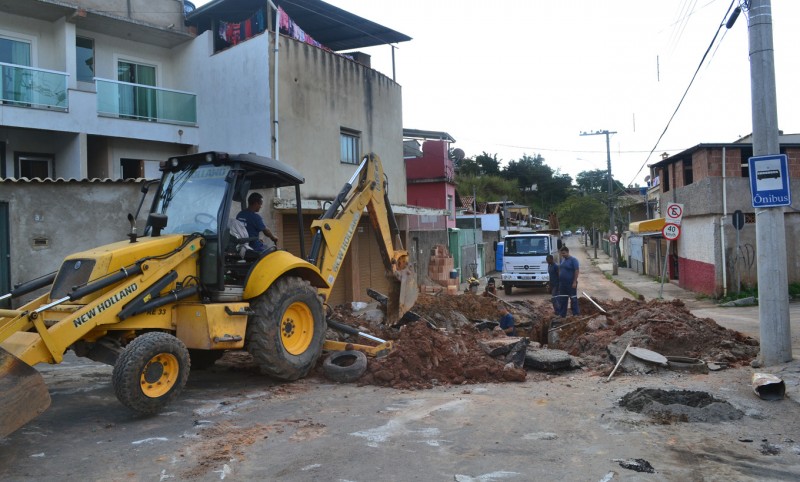 Extensão de redes - Bairro Parque das Águas recebe 940 metros de novas tubulações da Cesama