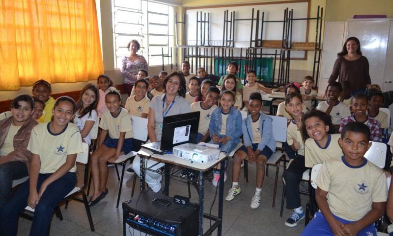 Escola Municipal Santos Dumont recebe funcionários da Cesama para palestra de combate ao desperdício