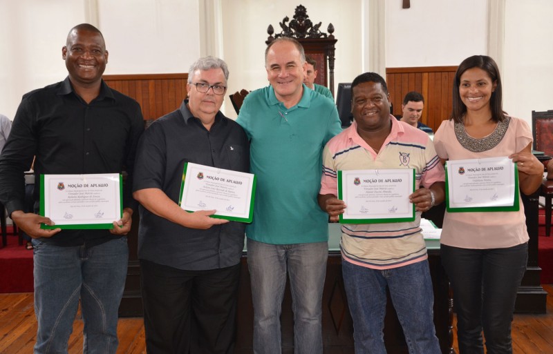 Empregados da Cesama recebem Moção de Aplauso na Câmara Municipal