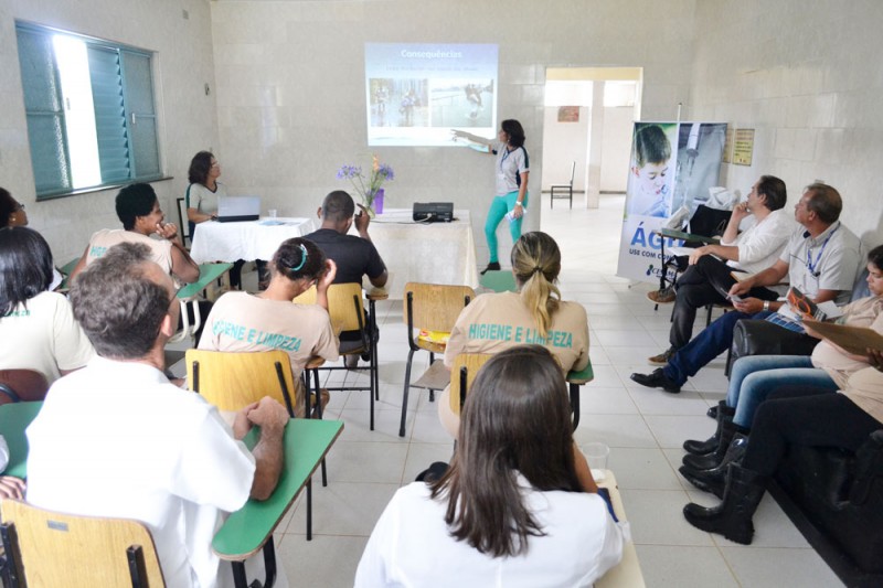Cesama realiza palestra sobre consumo consciente de água para funcionários do Hospital Ana Nery