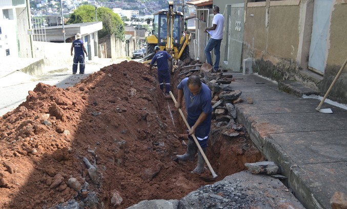 Reforço no abastecimento - Vila Furtado de Menezes recebe 400 metros de novas redes de água 