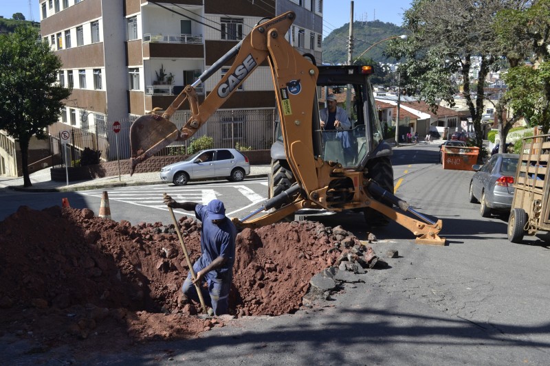  Nesta segunda - Cesama inicia substituição de 200 metros de redes de água no Bairro Bairu