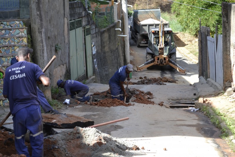 Cesama substitui mais 160 metros de redes de água no Bairro Três Moinhos