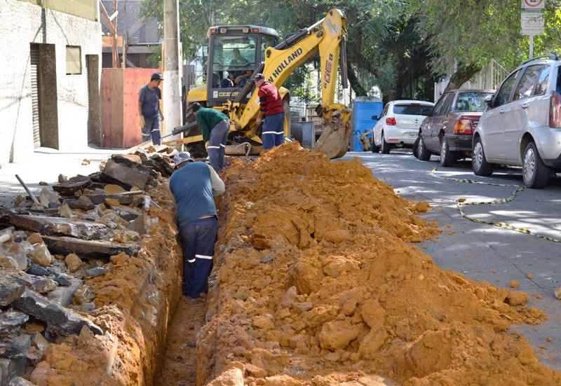 Nesta sexta - Cesama finaliza substituição de 90 metros de redes de água no Centro
