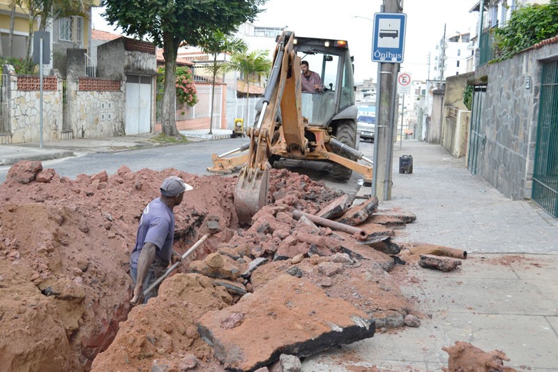 Cesama inicia trabalhos de substituição de 350 metros de redes de água no Bairro Bairu