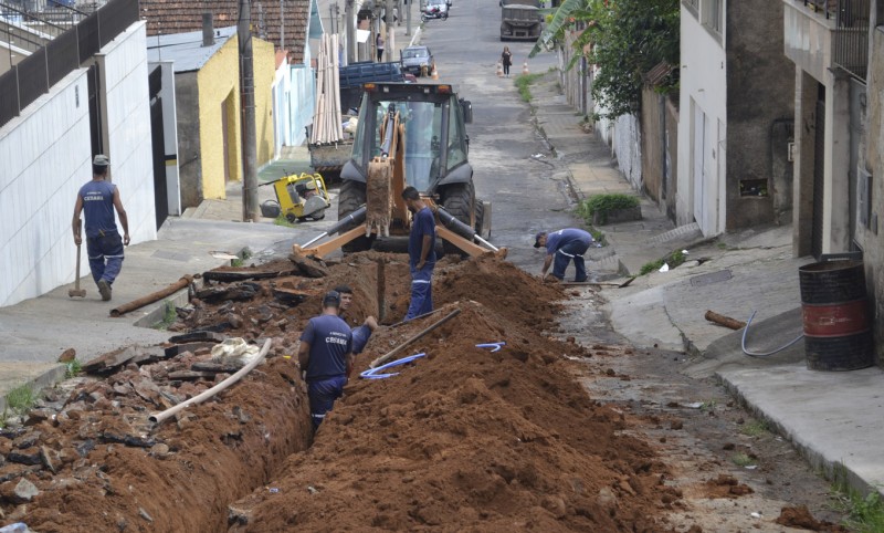 Melhoria na oferta de água - Cesama substitui 440 metros de redes no Bairro Boa Vista