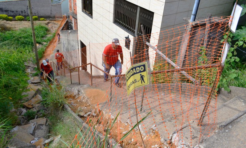 Rua do Bairro Benfica recebe nova rede de esgoto da Cesama
