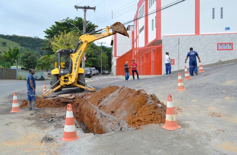 Na segunda - Cesama inicia remodelação de mil metros de redes de esgoto no Bairro Vila Ideal