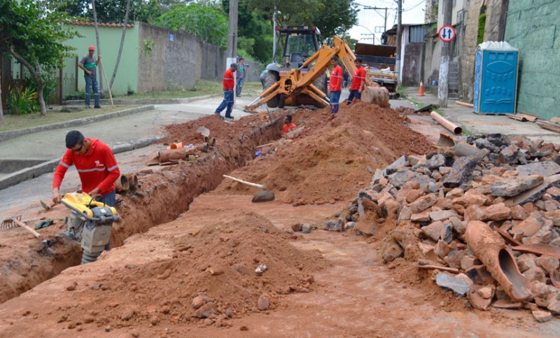 Nossa Senhora Aparecida recebe 250 metros de novas redes de esgoto da Cesama