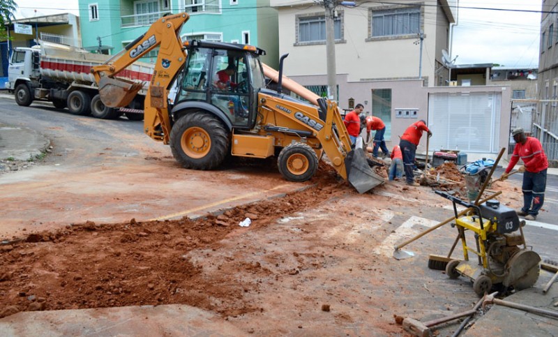 Cesama remodela mais 410 metros de redes de esgoto no Bairro Bandeirantes