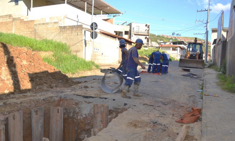 Bairro Carlos Chagas e região recebem reforço no abastecimento com nova rede de água da Cesama