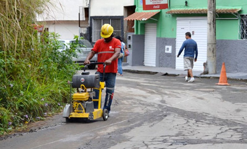 Cesama remodela 300 metros de redes de esgoto no Bairro Santa Rita de Cássia