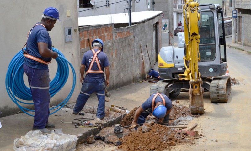 Cesama finaliza remodelação de 200 metros de redes de água no Bairro Milho Branco