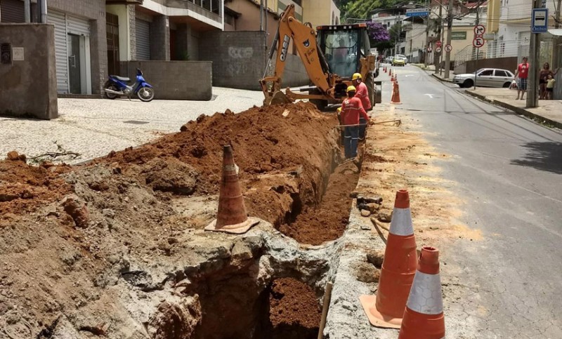 Cesama inicia remodelação de 50 metros de rede de esgoto no Bairro São Mateus