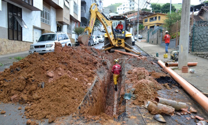 Cesama remodela 90 metros de redes de esgoto no Dom Bosco