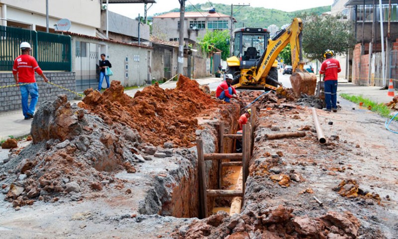 Bairro Monte Castelo recebe mais 450 metros de novas redes de esgoto da Cesama