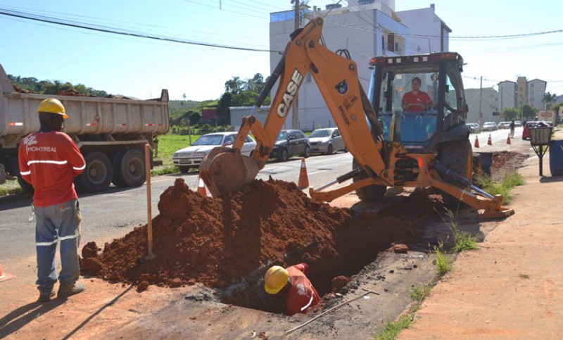 Bairro Vivendas da Serra recebe 330 metros de redes de esgoto da Cesama