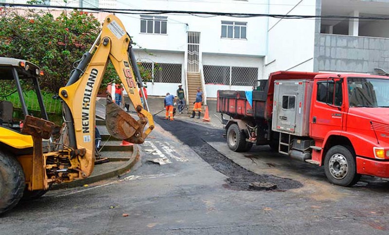 Centro recebe 200 metros de novas redes de esgoto da Cesama