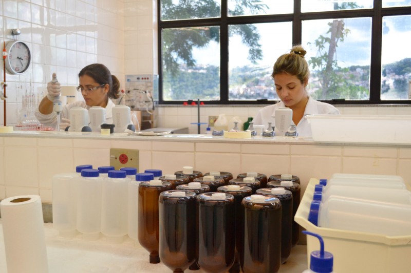 Cesama realiza 637 análises de água em dezembro
