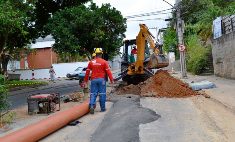 Bairro São Mateus recebe 550 metros de novas redes de esgoto da Cesama