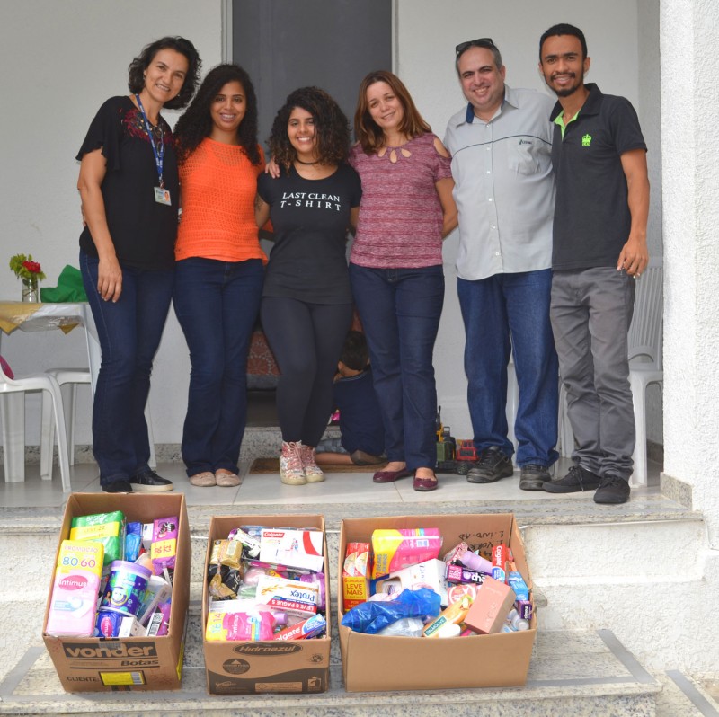 Cesama entrega doações para Casa de Passagem da Mulher