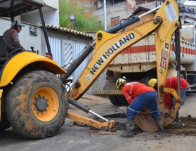 Cesama já executou 90% das obras de remodelação da rede de esgoto da Rua Aníbal Paiva