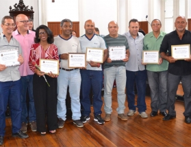 Empregados da Cesama recebem Moção de Aplauso na Câmara Municipal