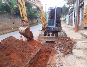 Cesama remodela 200 metros de redes de esgoto na Avenida Darcy Vargas