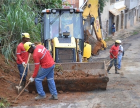 Bairro Nossa Senhora de Lourdes recebe mais 400 metros de novas redes de esgoto