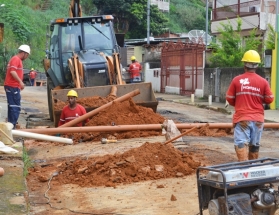 Bairro de Lourdes recebe mais cem metros de redes de esgoto 