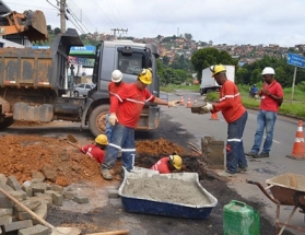 Cesama conclui 60% da nova rede de esgoto da Avenida Francisco Valadares