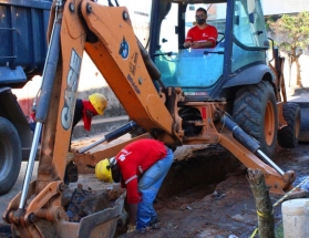 Bairro Vitorino Braga recebe 700 metros de redes de esgoto remodeladas