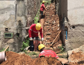 Cesama remodela cem metros de redes de esgoto em mais um escadão no Vila Ideal