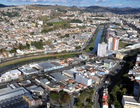 Prefeita anuncia retomada das obras de despoluição do Rio Paraibuna