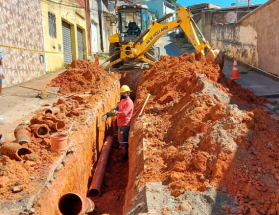 Bairro Vila Ideal recebe mais 350 metros de novas redes de esgoto