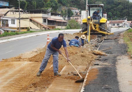 Cesama implanta 640 metros de redes de água e esgoto no Bairro Bom Jardim