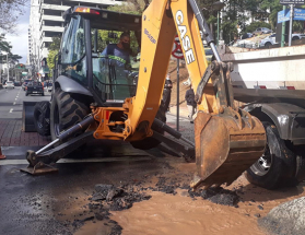  Cesama executa reparos emergenciais na avenida Rio Branco e no bairro São Mateus