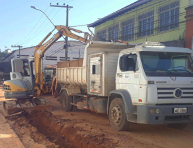 Cesama já executou 65% da remodelação da rede de esgoto da rua Agassis