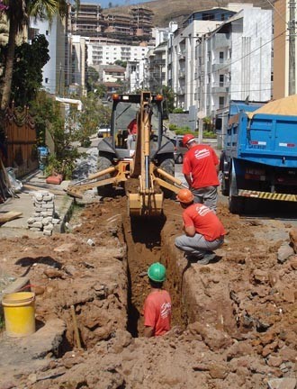 Cesama segue substituindo rede de esgoto do Bairro Cascatinha