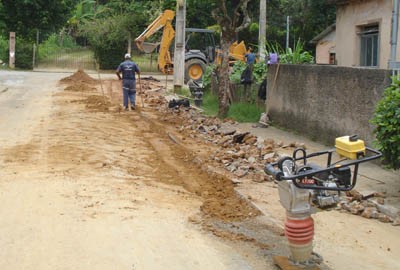Obras de implantação do sistema de água seguem no Distrito de Caeté