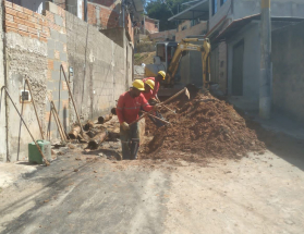 Prefeitura inicia remodelação de 480 metros de redes de esgoto no bairro Vila Esperança II
