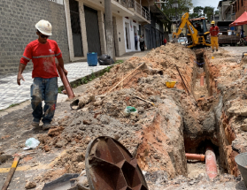 Obras de remodelação de 920 metros de redes de esgoto avançam no Bairro São Benedito