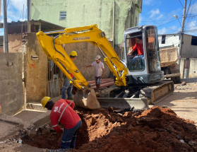 Cesama remodela 230 metros de redes de esgoto no bairro Olavo Costa