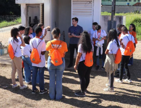 Alunos da Escola Municipal Padre Wilson visitam poço de abastecimento de Igrejinha