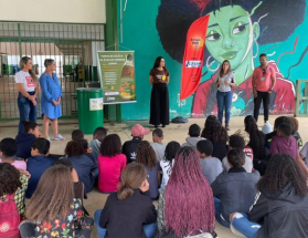 Cesama e Instituto Epros firmam compromisso sustentável com escola no bairro Caiçaras