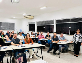 Empregados da Cesama participam de treinamento sobre desenvolvimento de habilidades de liderança