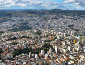 Jardim dos Alfineiros recebe estrutura de novo reservatório de água