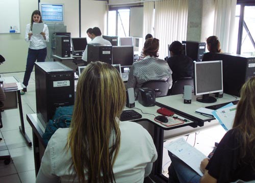 Agentes de atendimento ao público recebem treinamento sobre a nova Tarifa Social