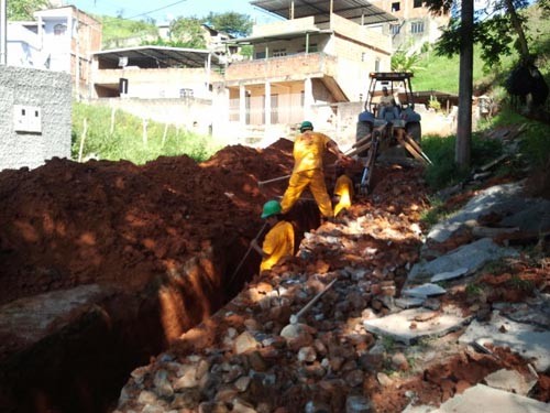 Otimização dos serviços - Cesama realiza ações de caça-esgoto no Bairro São Judas Tadeu