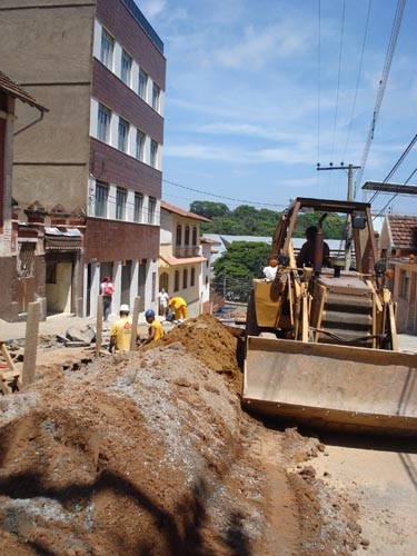 Esgotamento sanitário - Morro da Glória recebe 822 metros de novas tubulações